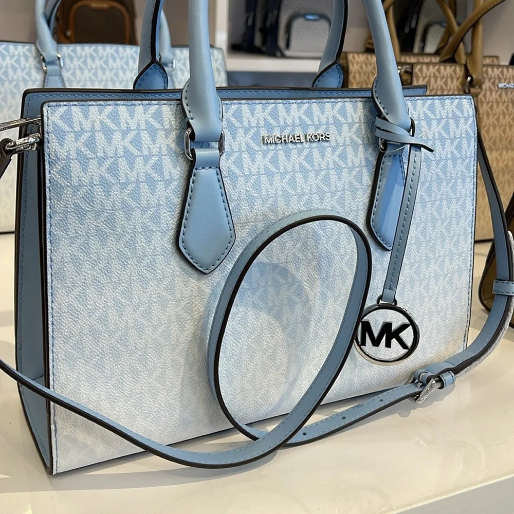 MICHAEL KORS Sheila Medium Ombré Signature Logo Satchel Crossbody Bag
LIGHT SKY - Picture 1 of 16